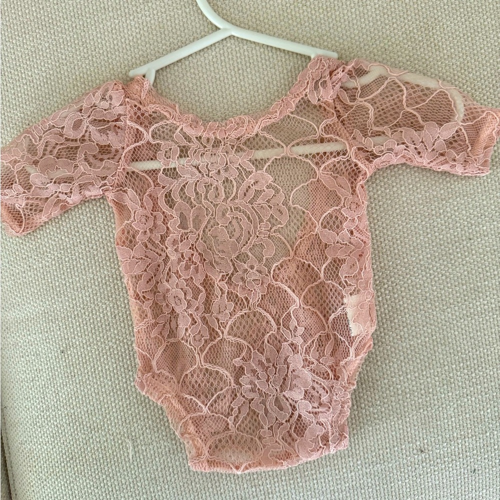 Newborn picture lace bodysuit